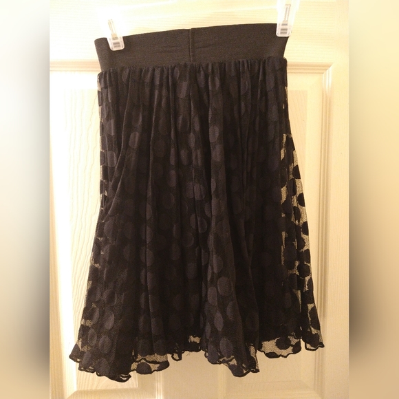Flowy black dotted short skirt XS - Picture 2 of 5